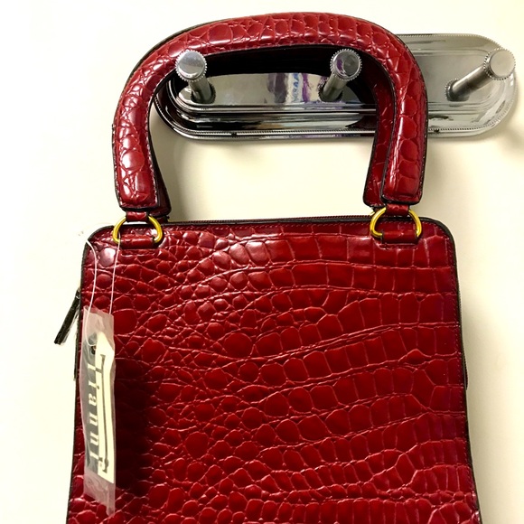 Gorgeous Brilliant Red Snake Skin Bag! - Picture 10 of 10